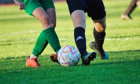 Come le partnership calcistiche stanno cambiando il settore delle slot